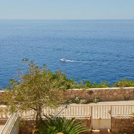 דירה View *
